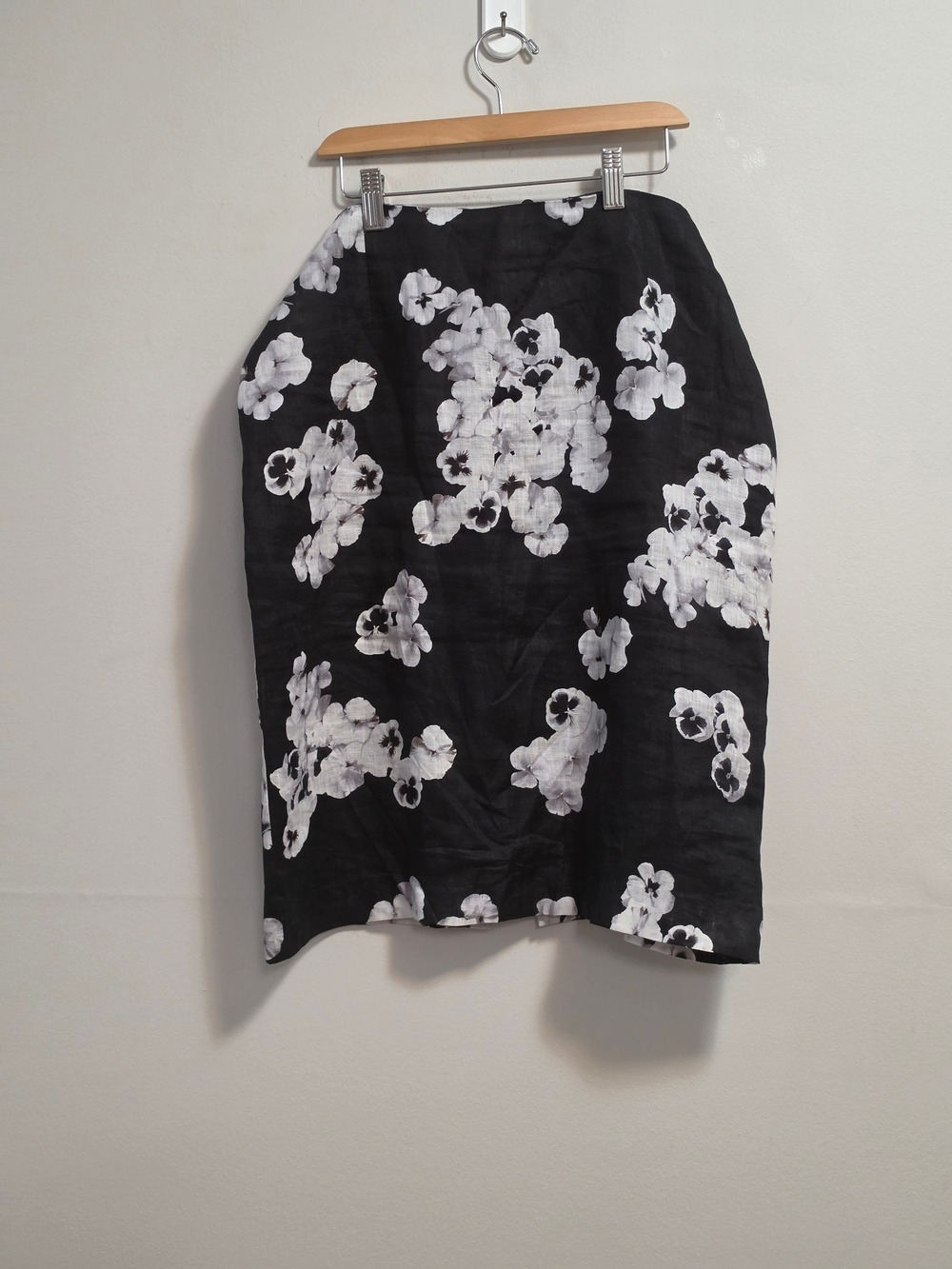 Punt Roma Black Floral Midi Skirt - Classic Floral Print 100% Linen L/XL